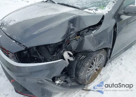 2024 Kia Forte Gt-Line z USA, uszkodzony, nr VIN 3KPF54AD4RE831820